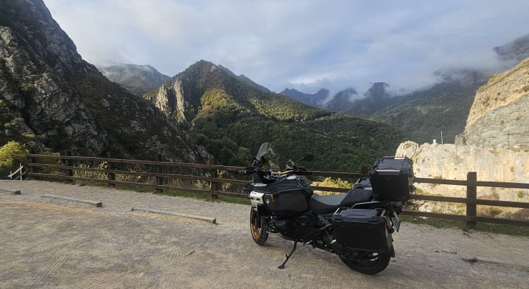 Storieson2Wheels